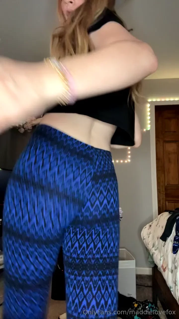 Woof woof trying on different leggings part 1 