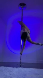 I can pole dance too check your dms for a xxxclusive pole video