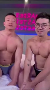 Close up version with hiroshi_koh