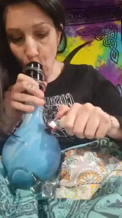 Smoke sesh with hippie 