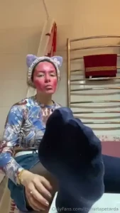 I take off my tights after a long day and want my legs to rest
