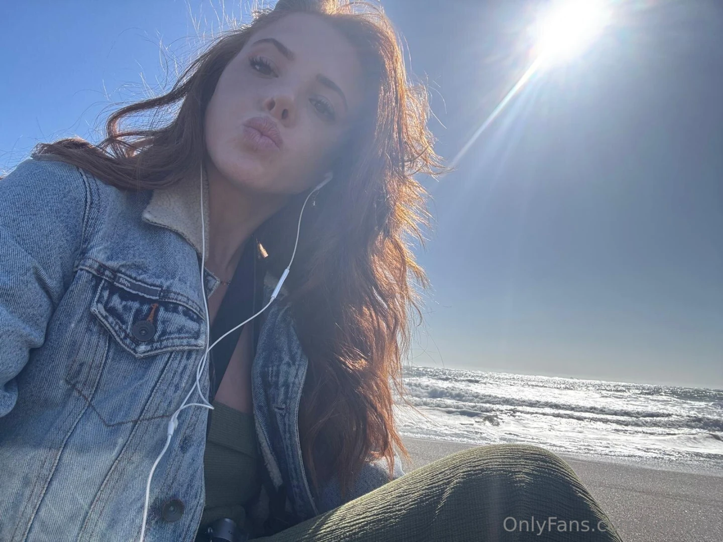 Serving kissy face with a sea breeze 