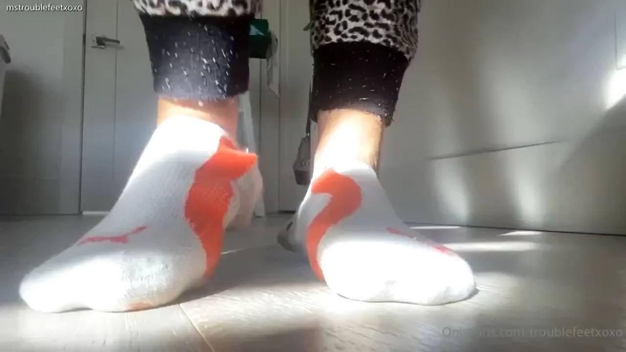 Tiny shrunken couple and big feet with some sock lint turn up volume 