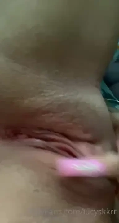 Play with my pussy while he sleeps 
