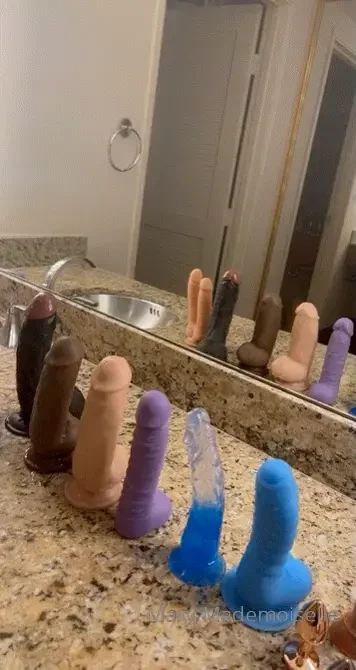 Which one do you wanna see me fuck first 