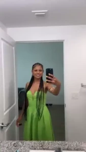 Yesterday was my friends baby shower don t i look like such a pretty