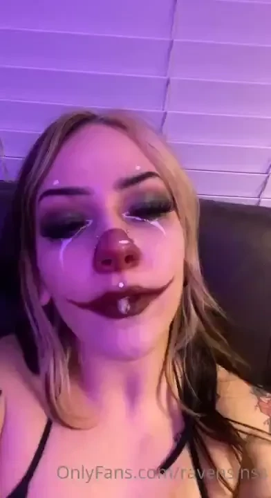 Spit in my mouth and suck my toes 