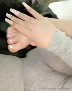 Dm me if you suck on toes