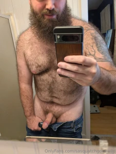 It may be 4 outside but at least i m built for it