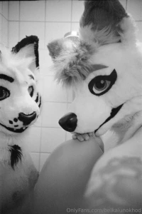 Shower time with the besties aliuros today that ln32 might be a little