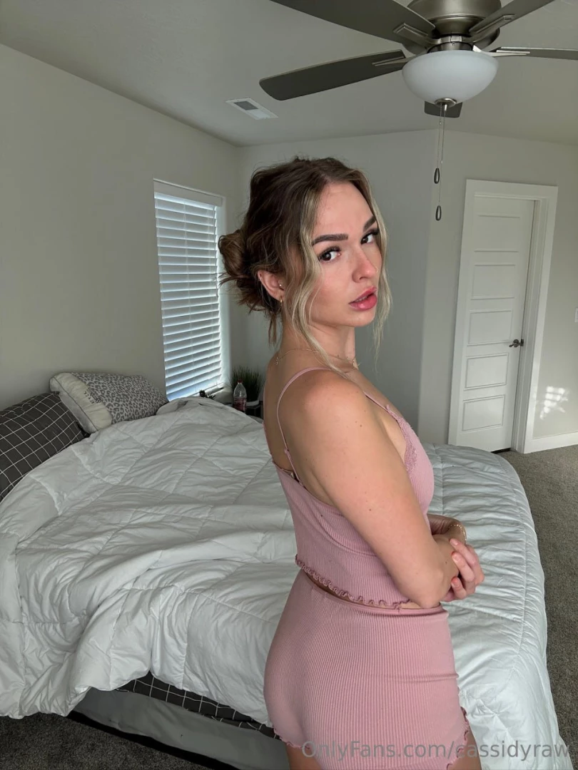 Craving for some back hug with something poking me 