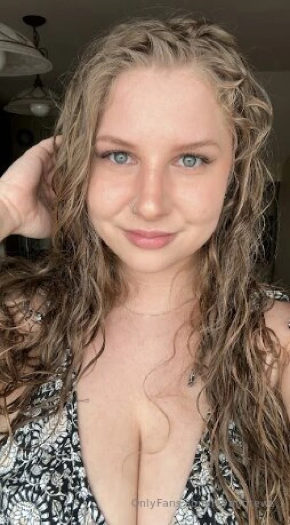 Let me look you in the eyes while you cum in me 