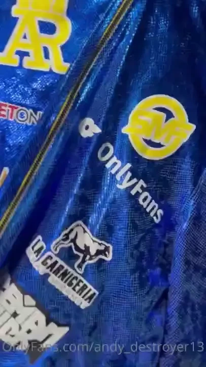 Check out my fight outfit 