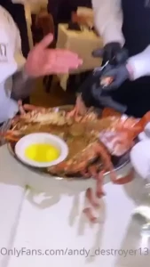 Look at my lobster yall