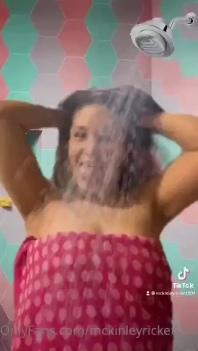 Shower with moxie bs which i don t have but idc me and tick tok love 