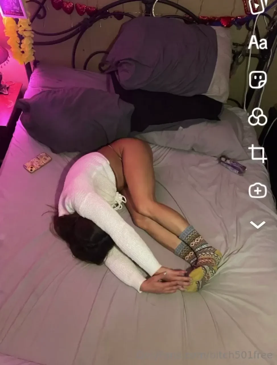 Cum be my valentine ohhh and on vday everyone that s subs gets an hr 