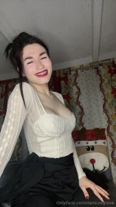 Eyes on me babee or somewhere else