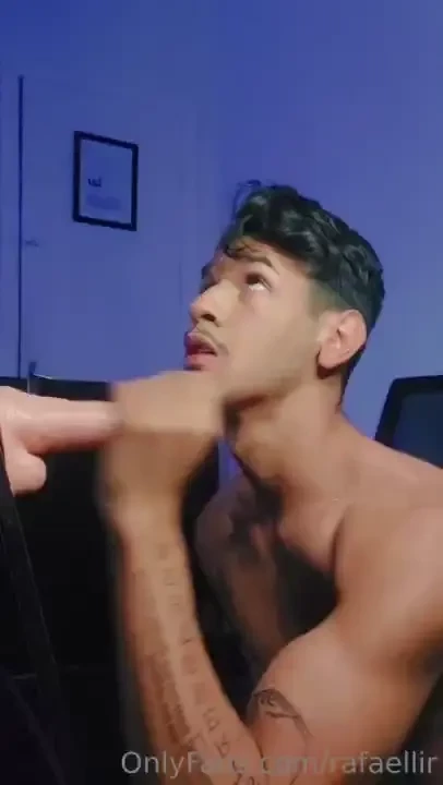 Boa noite seus puto tive q chupar meu consolo pq n tinha o pau de vcs 