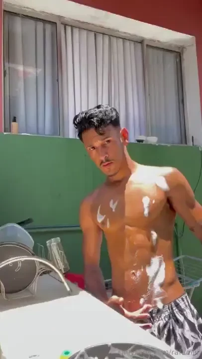 A sua vez de lavar a lou a it s your turn to do the dishes 