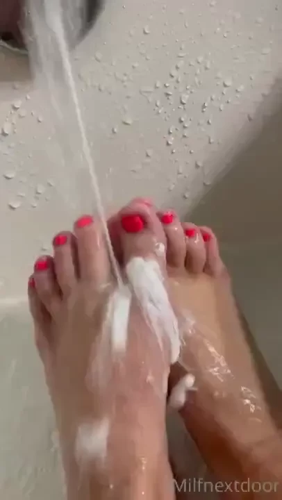 Daddy i need my toes done 