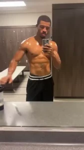 Come lick the sweat off