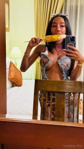 Eating this corn while thinking about your cock