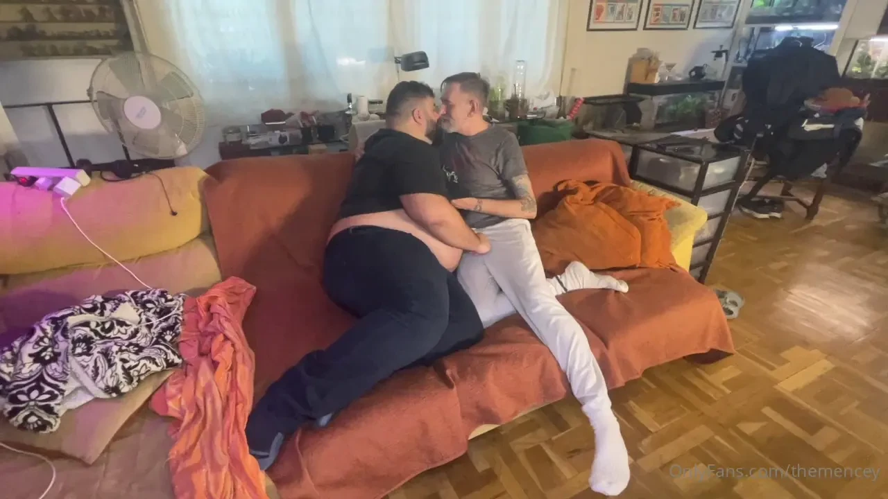 Monsterdickhunters has trouble finding a bottom that can withstand his 