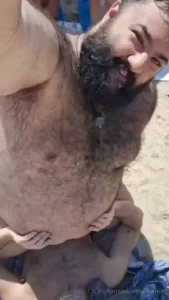 Smash chasser on te beach