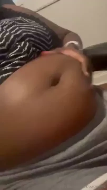 Jiggly belly - milkshake belly 