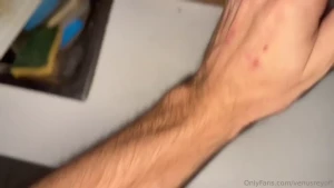 20 minutes alors qu il se l ve pour boire de l eau je me l ve pour