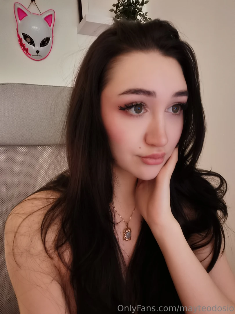 Wanna hear a secret text me now and i ll tell u 