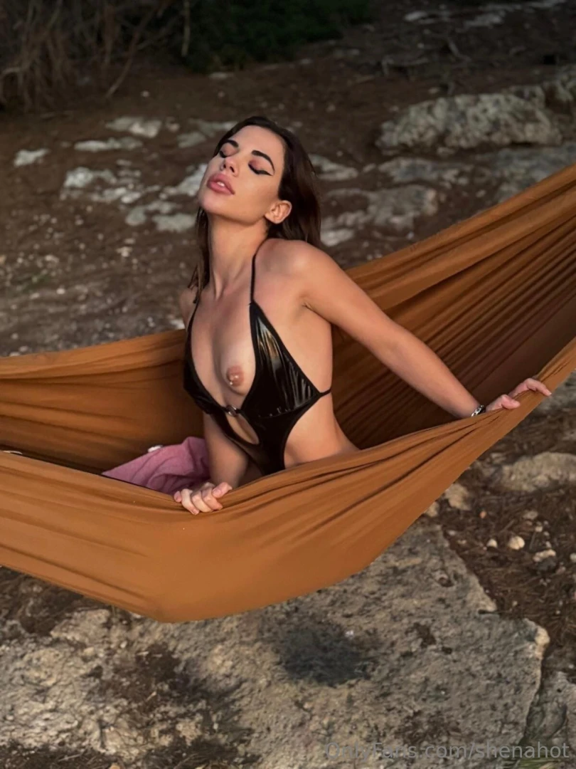 La verdad que me follaron muy duro en la hamaca part 1 