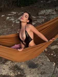 La verdad que me follaron muy duro en la hamaca part 1