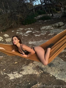 La verdad que me follaron muy duro en la hamaca