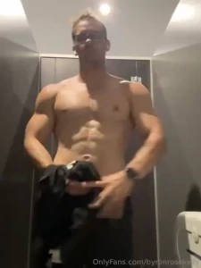 We love the gym lights i hope everyone has a great day today