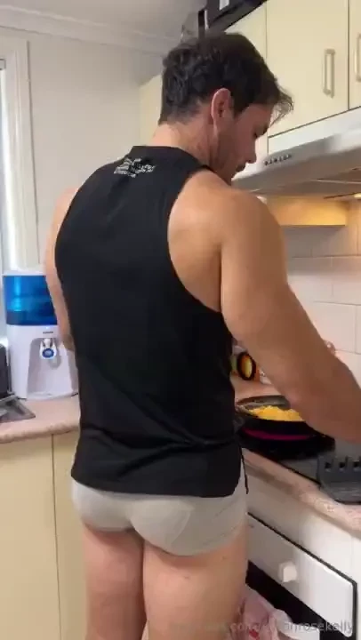 Just cooking some eggs i like to scramble them how do you like your 