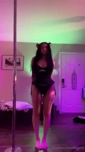 More kitty content for those that might like it meow