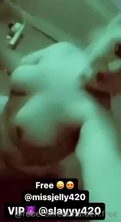 Free free free missjelly420 make sure to sub to my vip slayyy420 for 