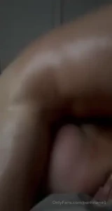 Abbiamo scopato tutto un pomeriggio il culo di questo ragazzino vuoi