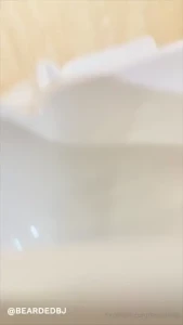 I noticed this early 30-something handsome dude checking me out the