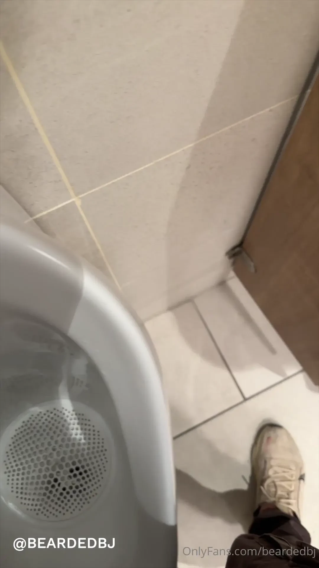 I had to go back to this place i posted about two weeks ago same spot 