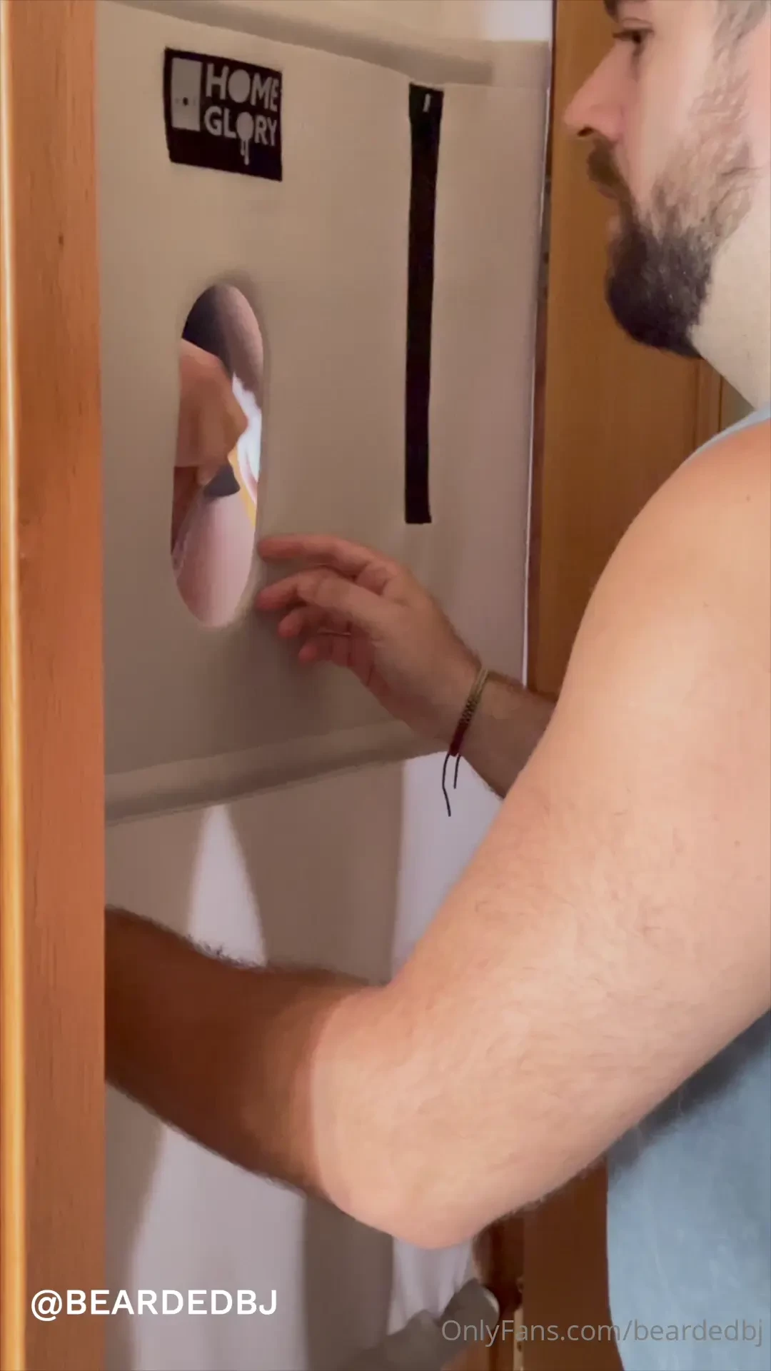 Sometimes i love empty profiles on grindr and sniffies in my area they 