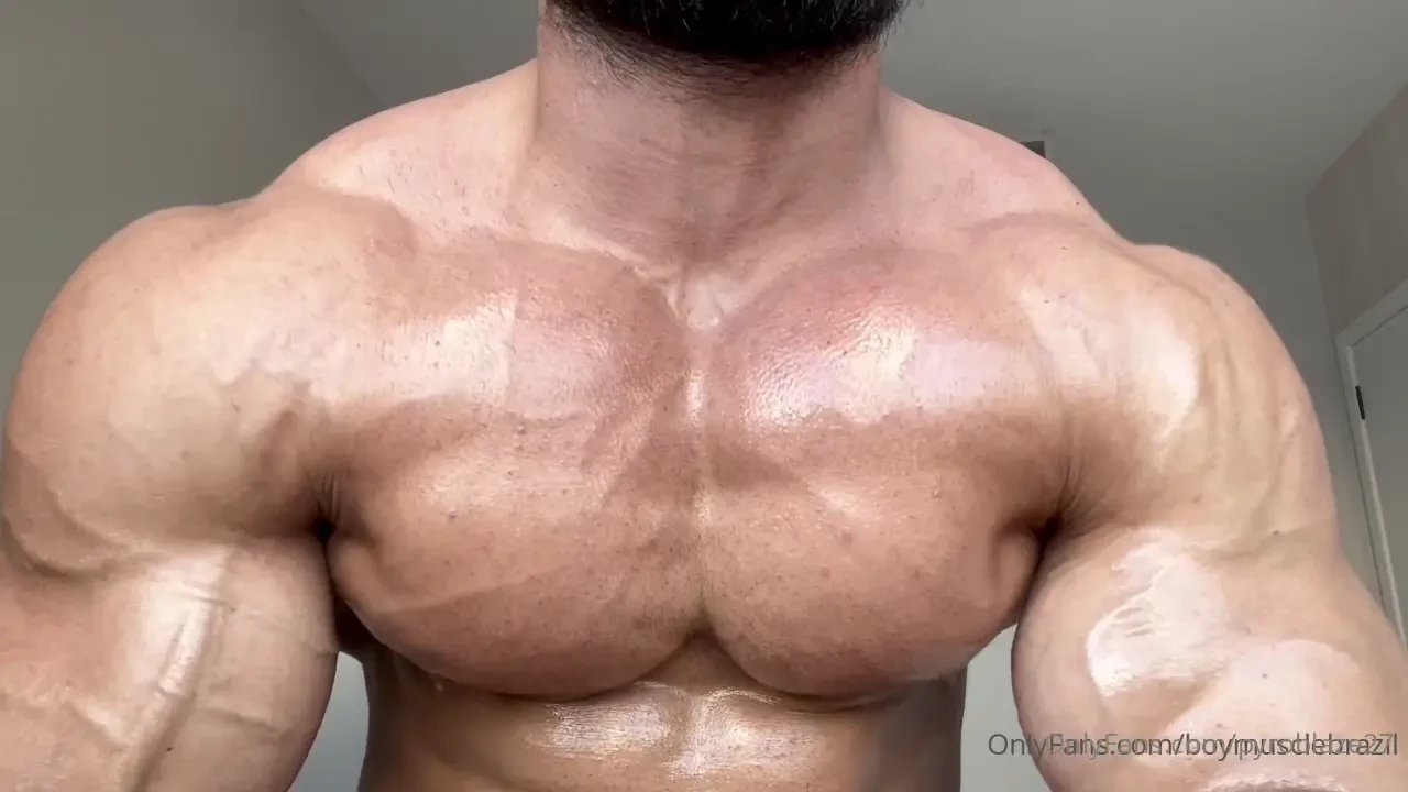 My boy boymusclebrazil slow-motion pec dance 