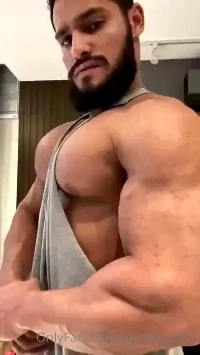 Boymusclebrazil pec dance part 13 