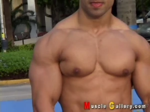 pyroblaze27 - Eduardo correa bouncing his pecs part 2 