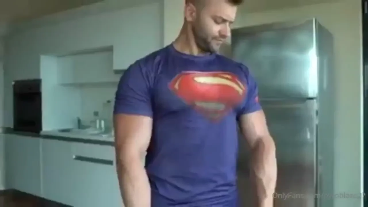 Superman pec bounce by cockyboyalex20 pecbounce pecpop pecbouncing 