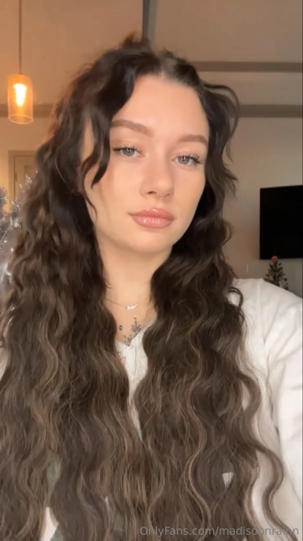 One pic away from making you lose control 