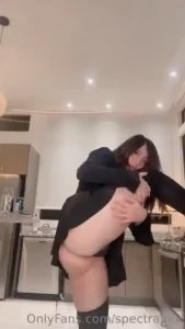 Uy tengo desacomodada mi tanga