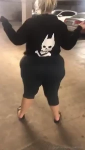 Would i get in a lot of trouble for stripping in a parking garage