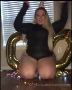 Over 900 fans here wow thank you guys from the bottom of my heart